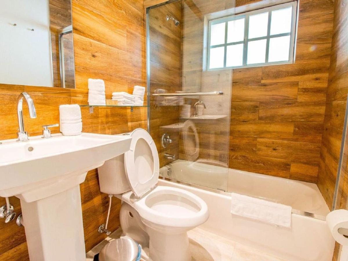 Holiday home 4bed2bath Design District With Huge Patio Bbq